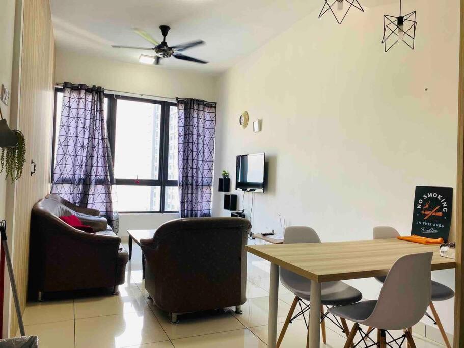 Stay@ Kiara Plaza Kajang/Semenyih Free Wifi/Car Park Екстер'єр фото